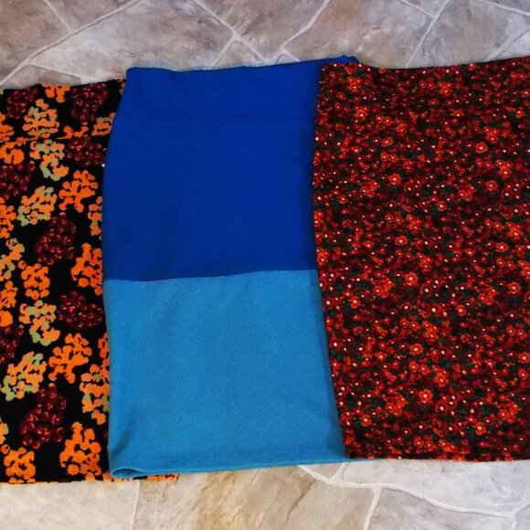 Lularoe Cassie Pencil Skirt Lot of 3 - Size M - NWT - Picture 1 of 5